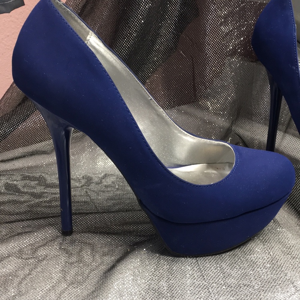 Deb pumps size 9
